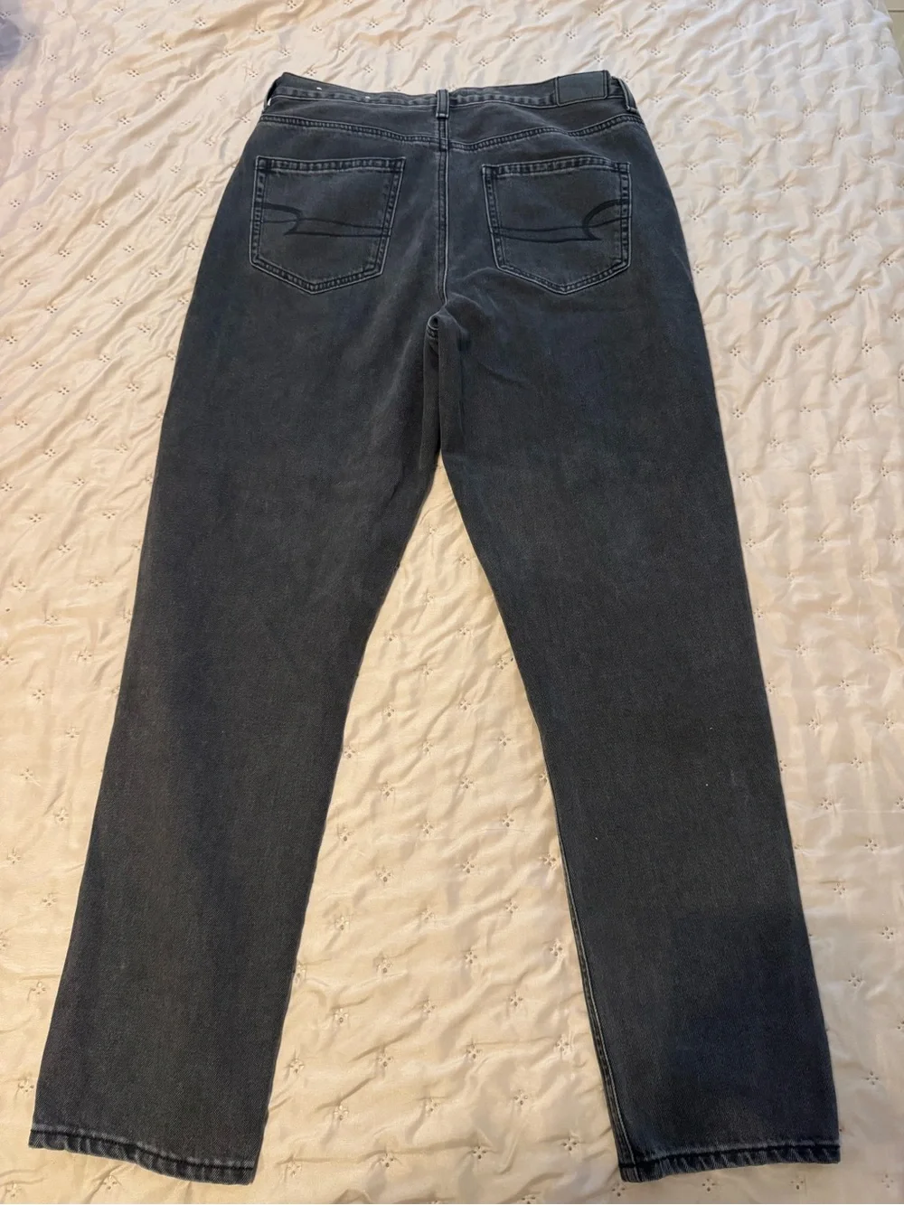American Eagle Outfitters Mom Jeans- Long Length SIZE 10